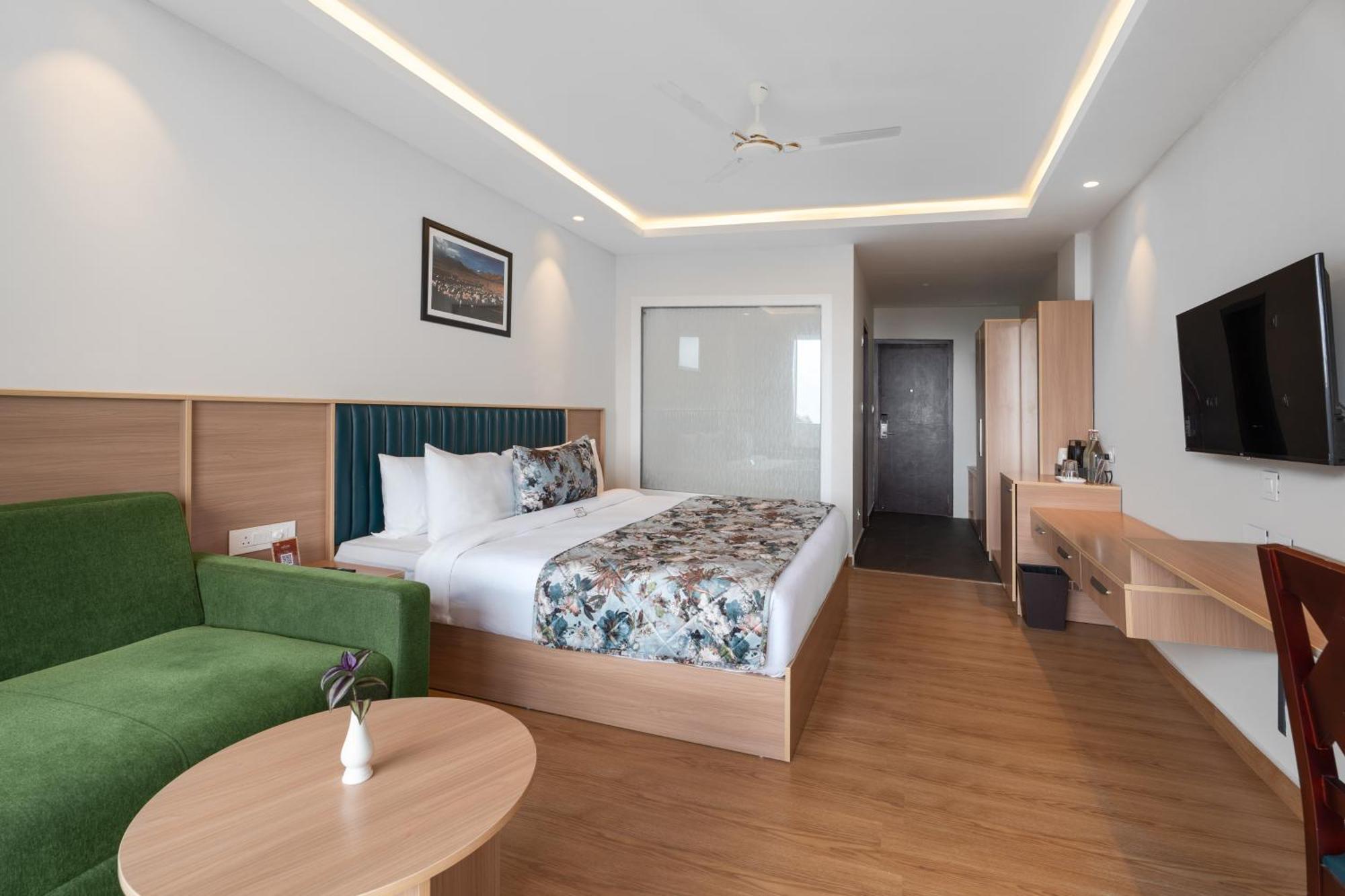 King Executive View Room with Balcony and Sofa Cum Bed